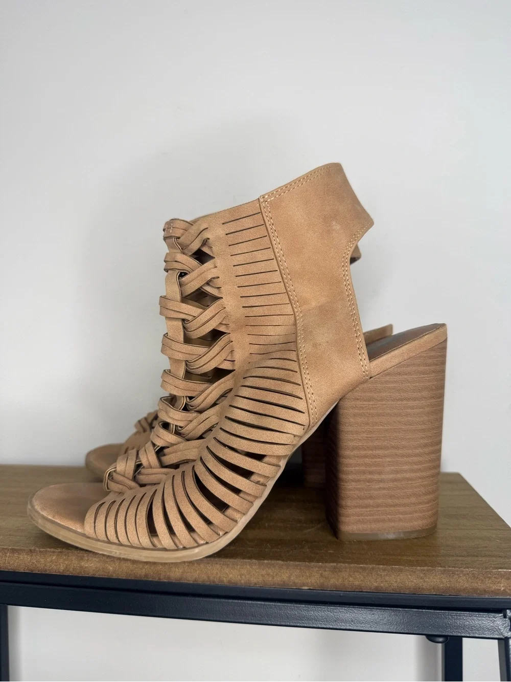 Dolce Vita Women's Tan Suede Peep-Toe Lace-Up Block Heel Sandals